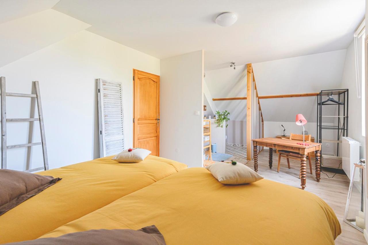 Chambres D'Hotes Les Colombes Montmort-Lucy Exterior foto